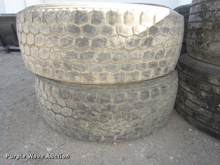 image for item DO9076 (8) super single tires