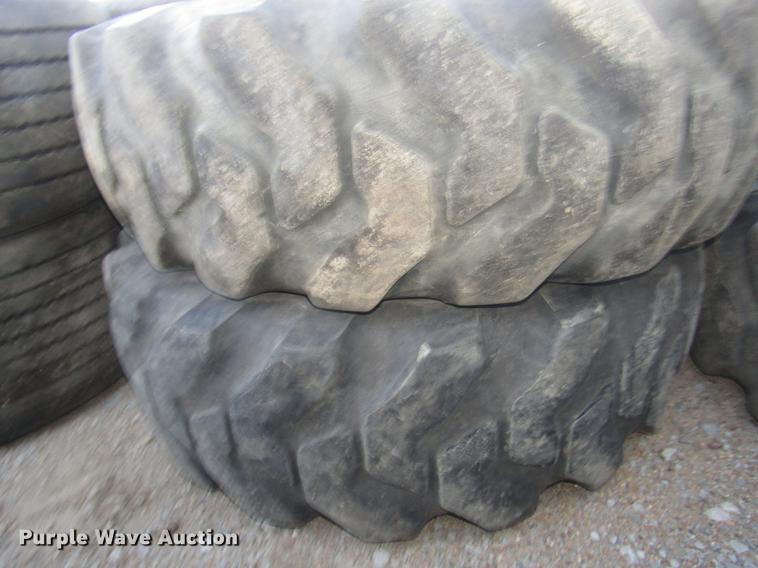 image for item DO9077 (5) Firestone tires