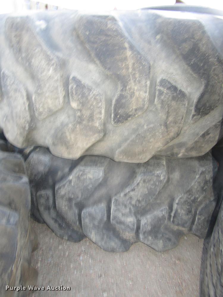 image for item DO9077 (5) Firestone tires