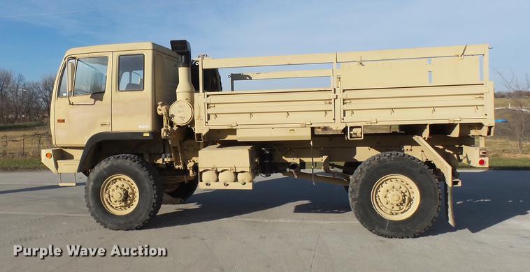 image for item DP9600 1997 Stewart Stevenson M-1078 flatbed truck