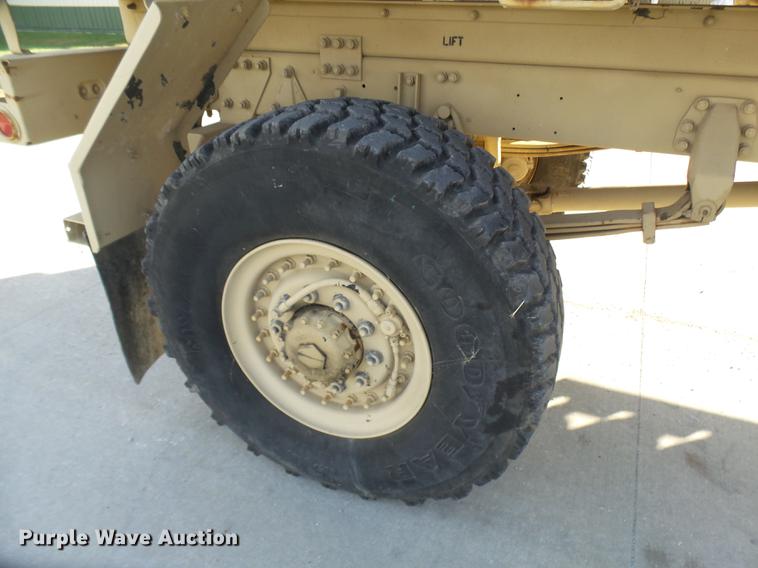 image for item DP9600 1997 Stewart Stevenson M-1078 flatbed truck