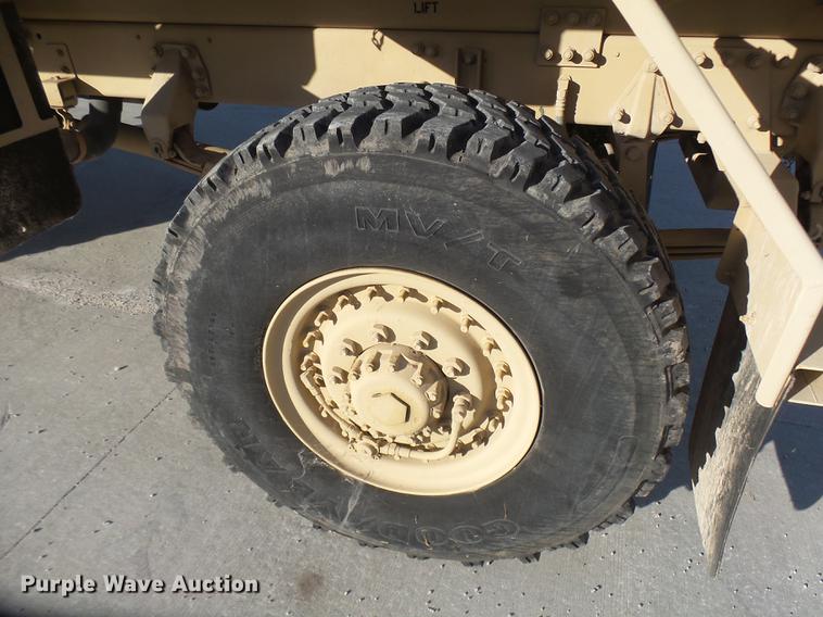 image for item DP9600 1997 Stewart Stevenson M-1078 flatbed truck