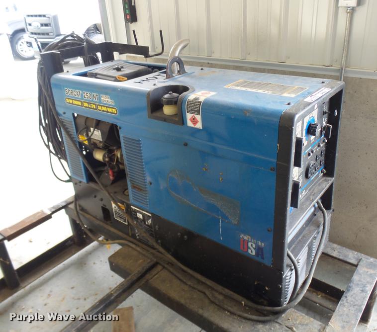 image for item DP9604 Miller Bobcat 250NT welder/generator