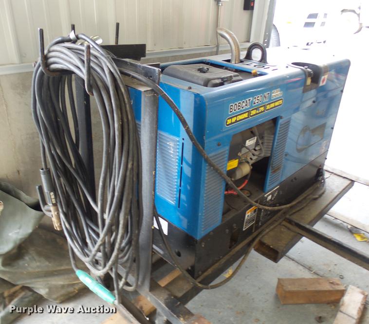 image for item DP9604 Miller Bobcat 250NT welder/generator