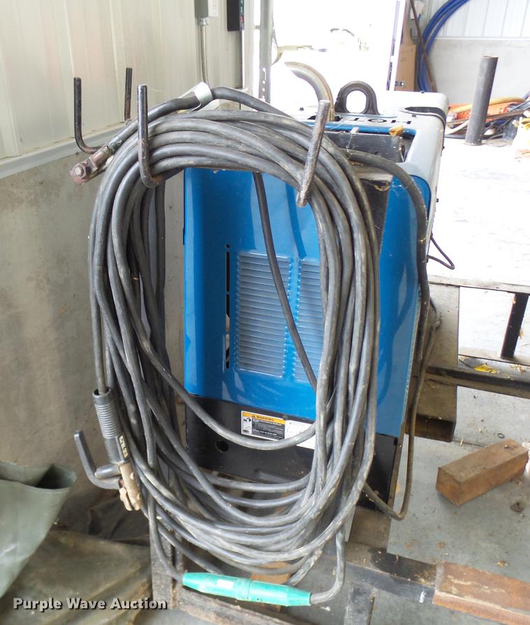 image for item DP9604 Miller Bobcat 250NT welder/generator