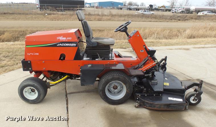 image for item DX9004 Jacobsen 628D Turf Cat lawn mower