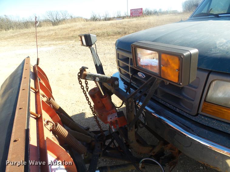 image for item DX9318 1995 Ford F250 XL pickup truck