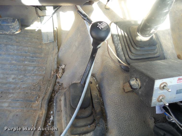 image for item DX9318 1995 Ford F250 XL pickup truck