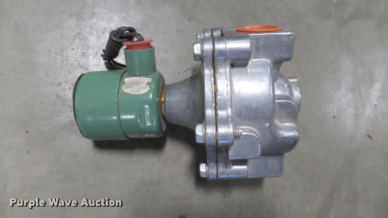 image for item DX9919 Cummins/Onan 30 EK generator with transfer switch