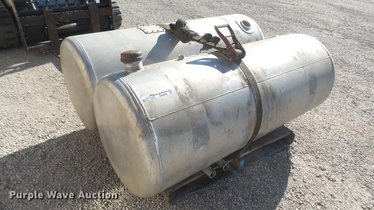 image for item DX9926 (2) Peterbilt aluminum fuel tanks