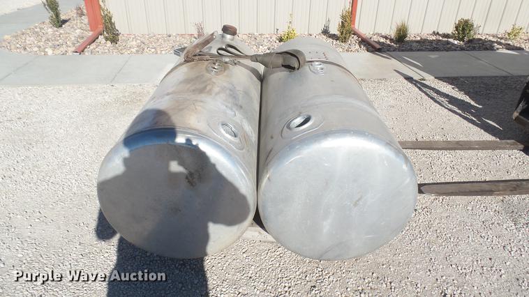 image for item DX9926 (2) Peterbilt aluminum fuel tanks