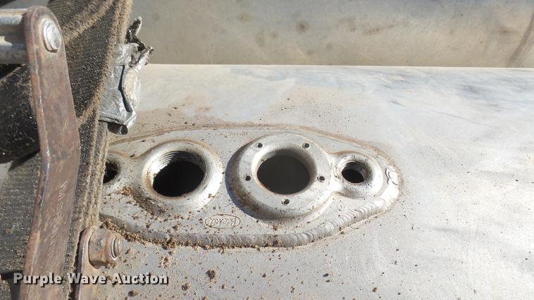 image for item DX9926 (2) Peterbilt aluminum fuel tanks