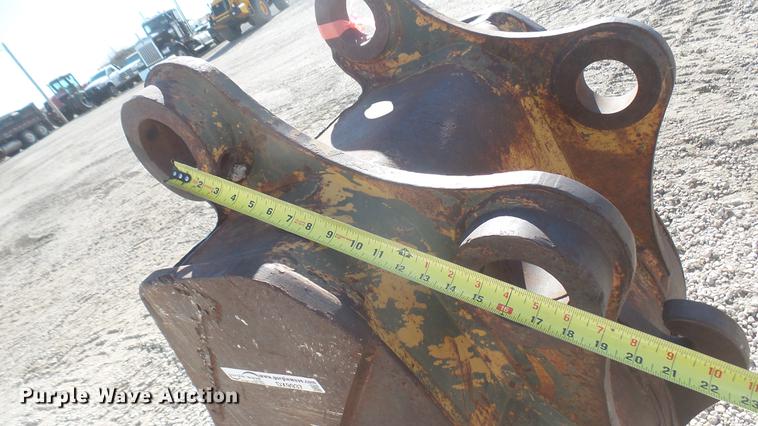 image for item DX9937 Excavator bucket