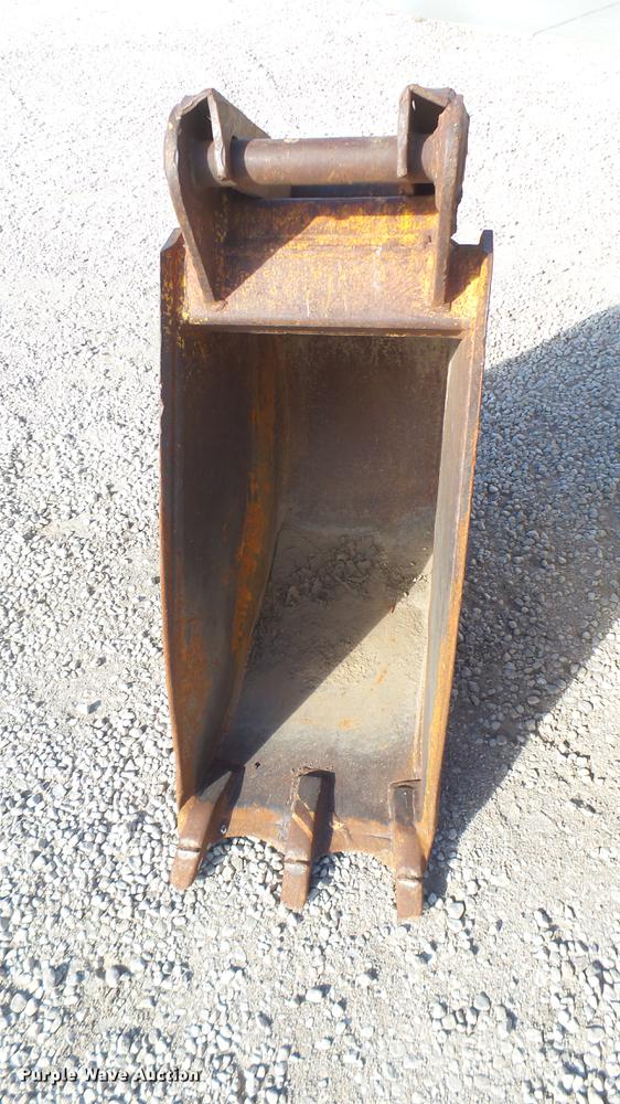 image for item DX9941 (4) excavator buckets