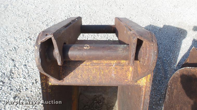 image for item DX9941 (4) excavator buckets