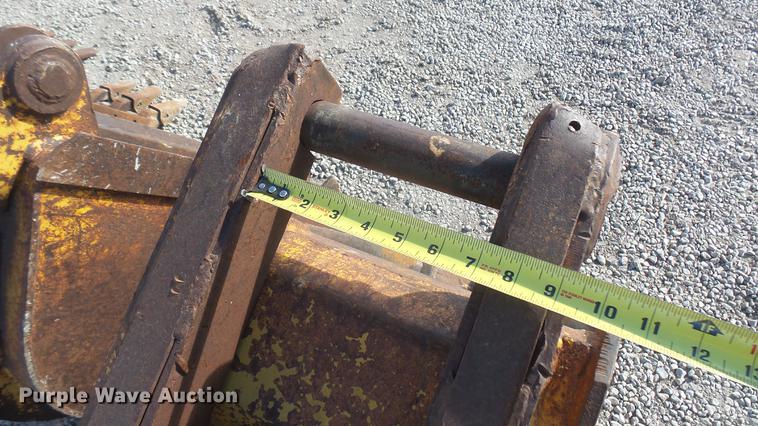 image for item DX9941 (4) excavator buckets