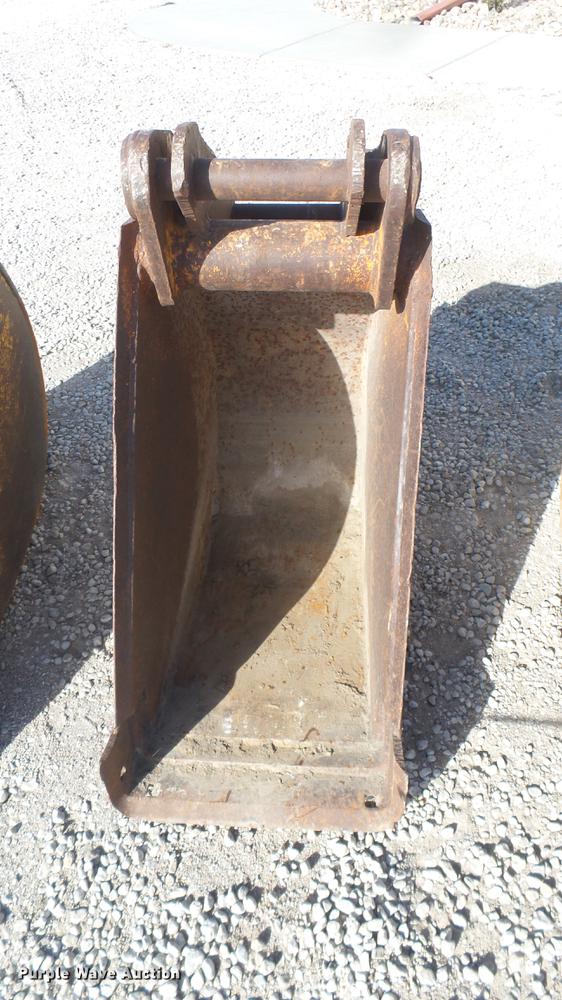 image for item DX9941 (4) excavator buckets