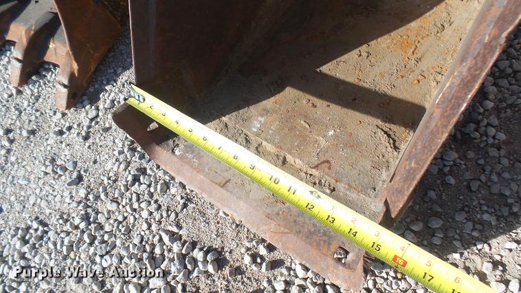 image for item DX9941 (4) excavator buckets