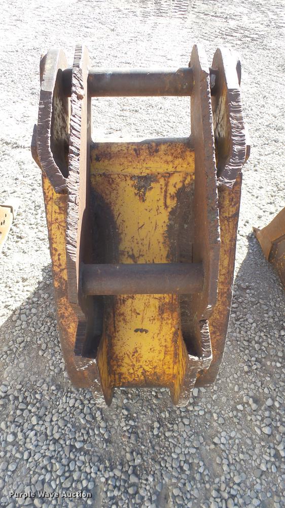 image for item DX9941 (4) excavator buckets