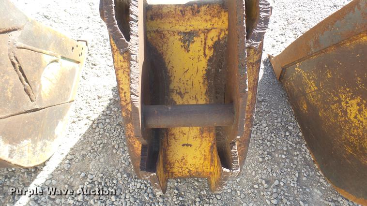 image for item DX9941 (4) excavator buckets