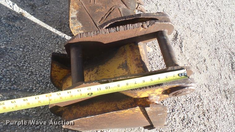 image for item DX9941 (4) excavator buckets