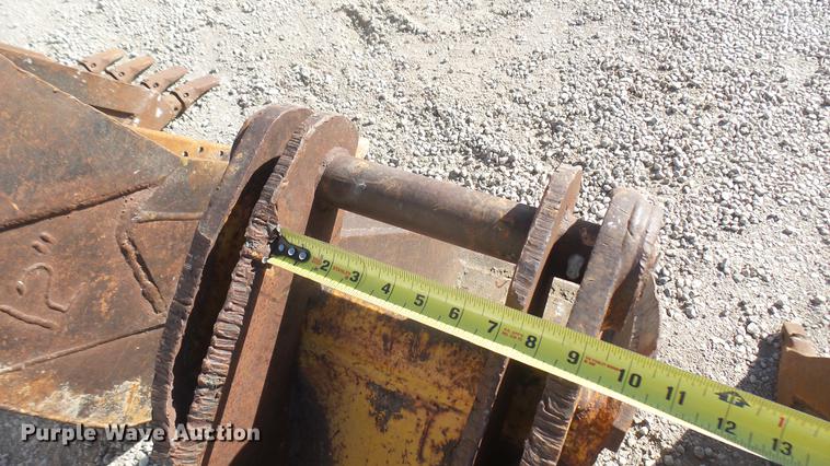 image for item DX9941 (4) excavator buckets