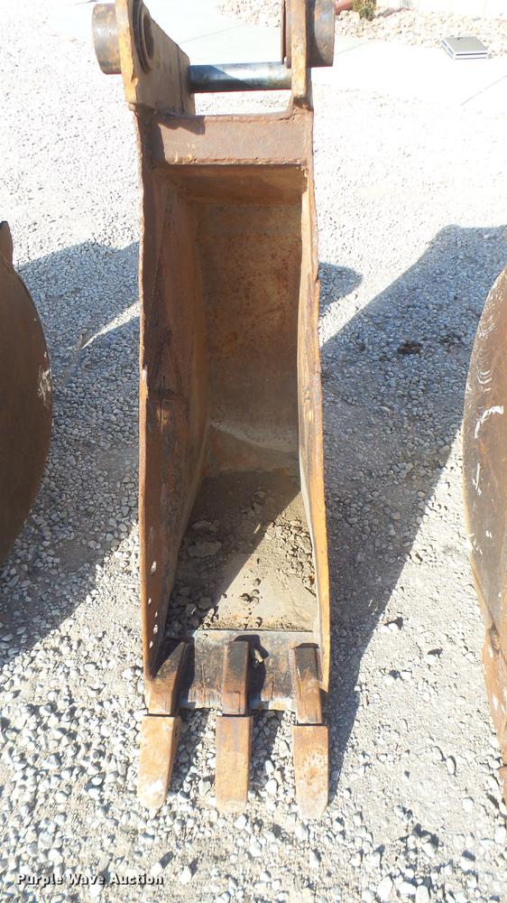 image for item DX9941 (4) excavator buckets