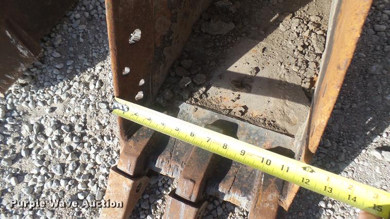 image for item DX9941 (4) excavator buckets