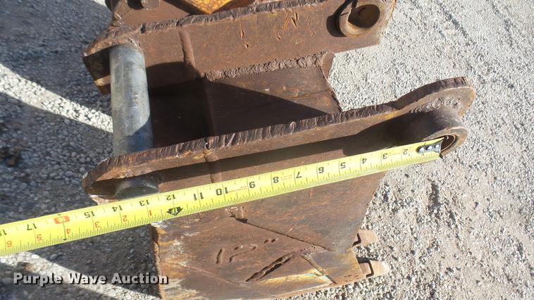 image for item DX9941 (4) excavator buckets