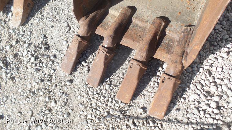 image for item DX9941 (4) excavator buckets