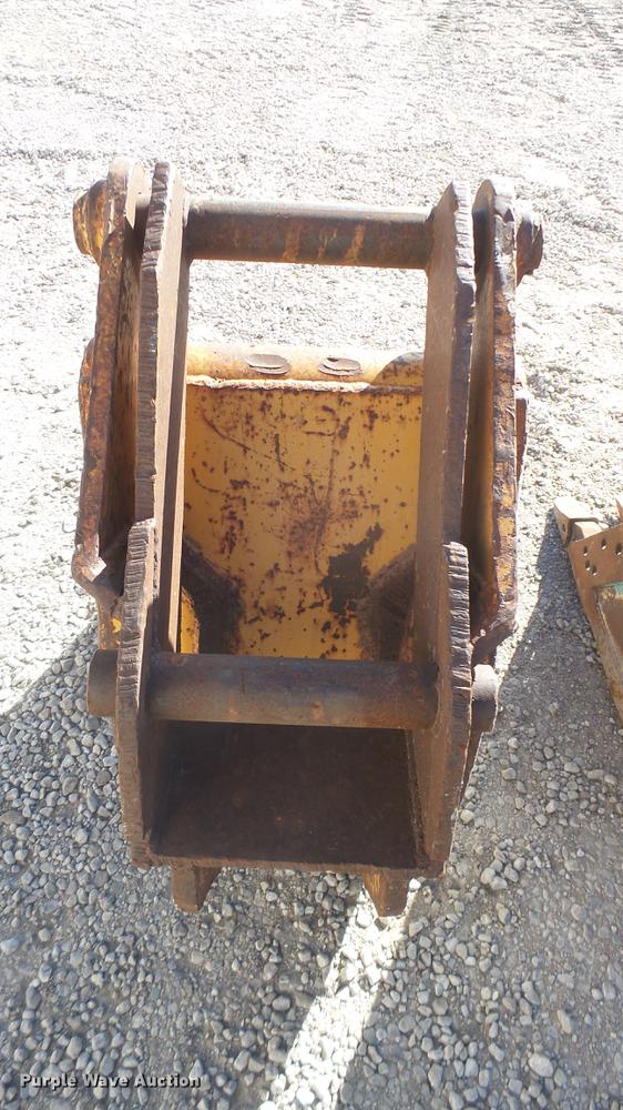 image for item DX9941 (4) excavator buckets