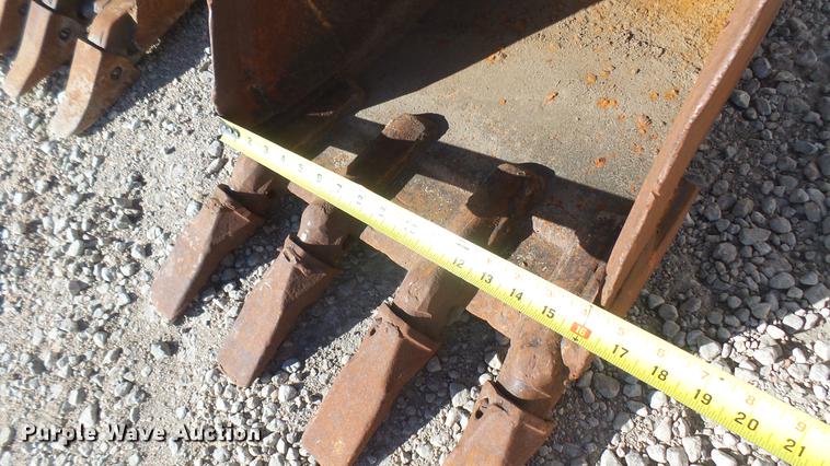 image for item DX9941 (4) excavator buckets