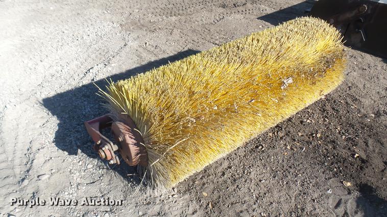 image for item DX9951 Broom