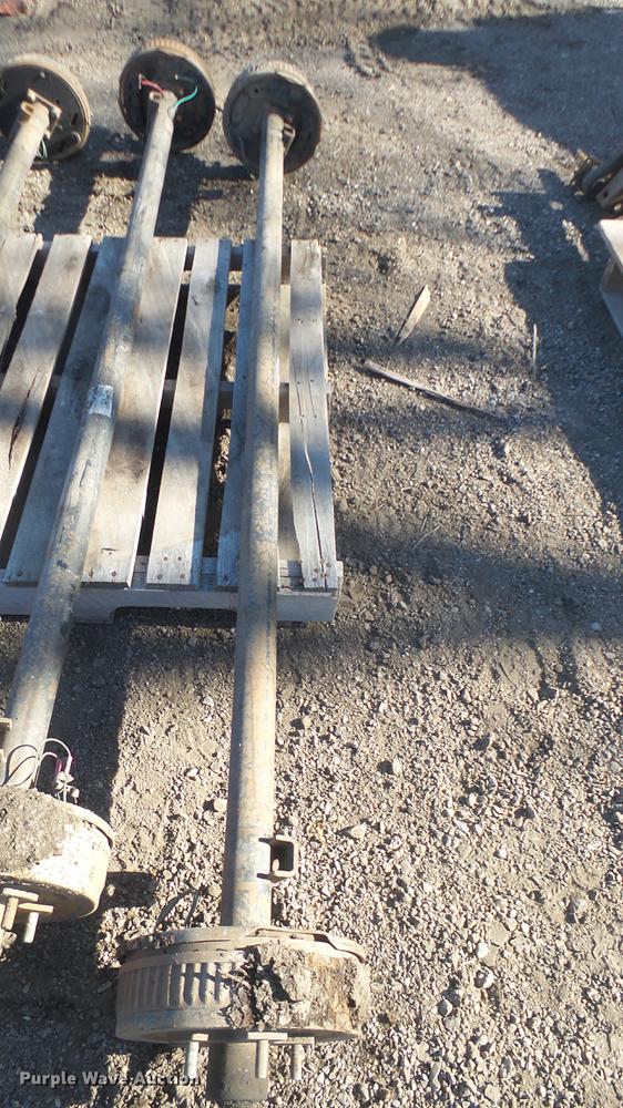 image for item DX9960 (4) trailer axles