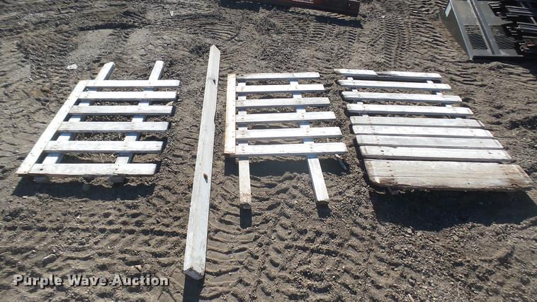 image for item DX9968 Wood stake sides