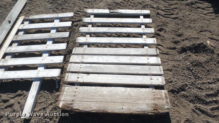 image for item DX9968 Wood stake sides