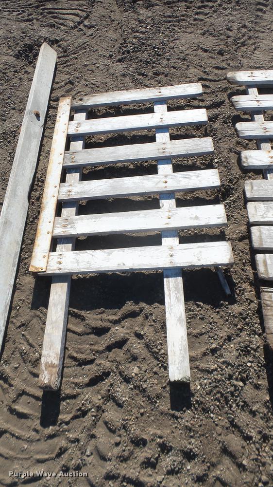 image for item DX9968 Wood stake sides