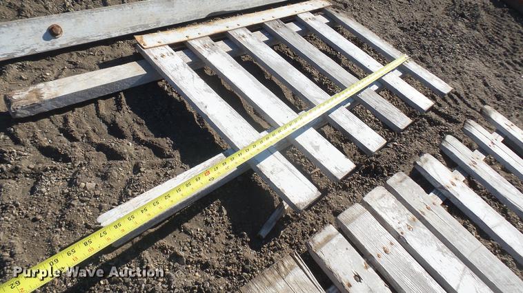 image for item DX9968 Wood stake sides