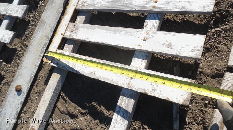 image for item DX9968 Wood stake sides