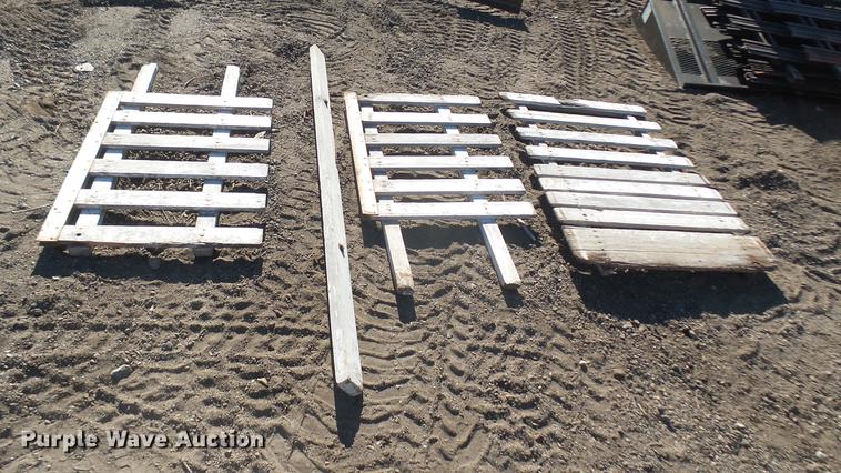 image for item DX9968 Wood stake sides