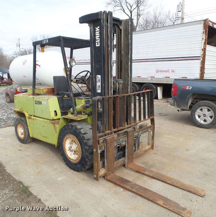 Clark C500Y100D forklift in Centerville, IA Item DZ9126 sold Purple