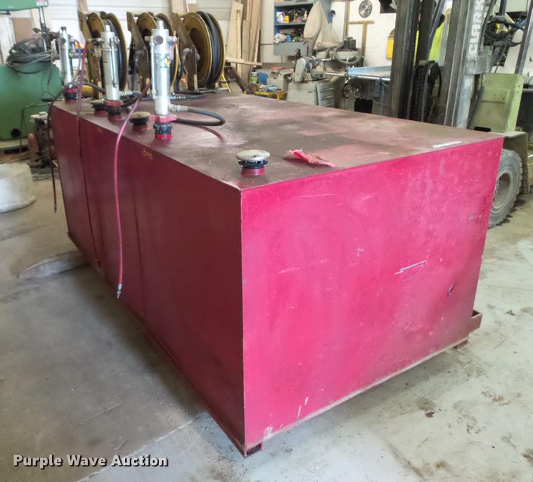 image for item EA9625 Lube tank