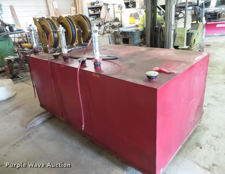 image for item EA9625 Lube tank