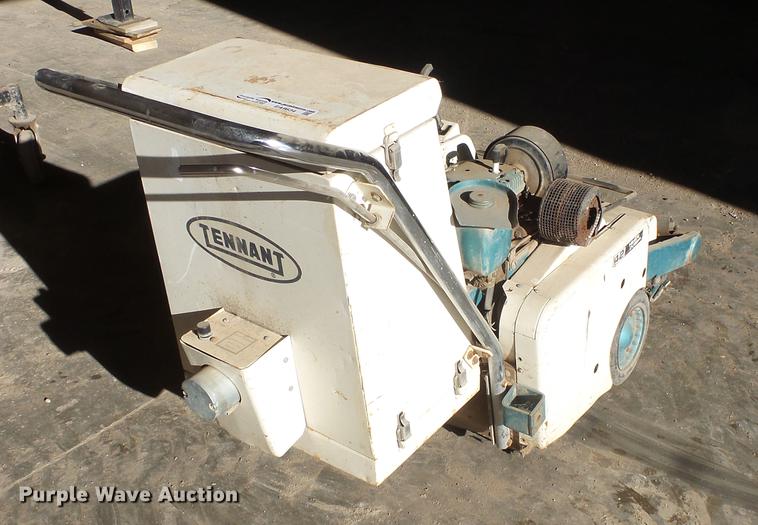 image for item EA9634 Tennant 42HD floor sweeper