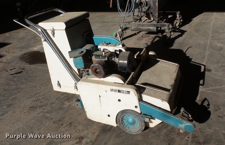 image for item EA9634 Tennant 42HD floor sweeper