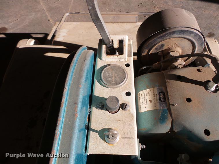 image for item EA9634 Tennant 42HD floor sweeper