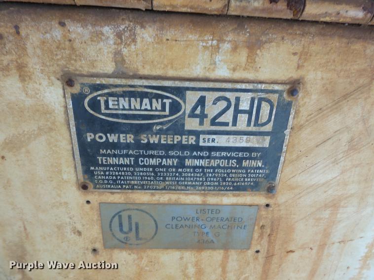 image for item EA9634 Tennant 42HD floor sweeper