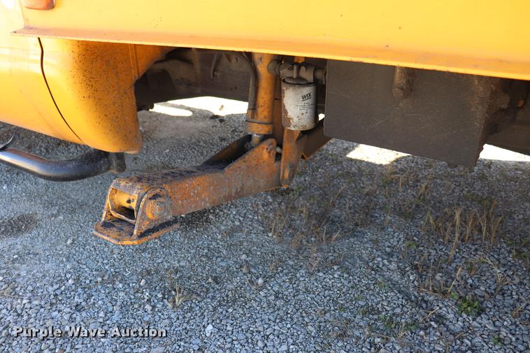 image for item EC9258 2001 Ford F550 flatbed truck with crane