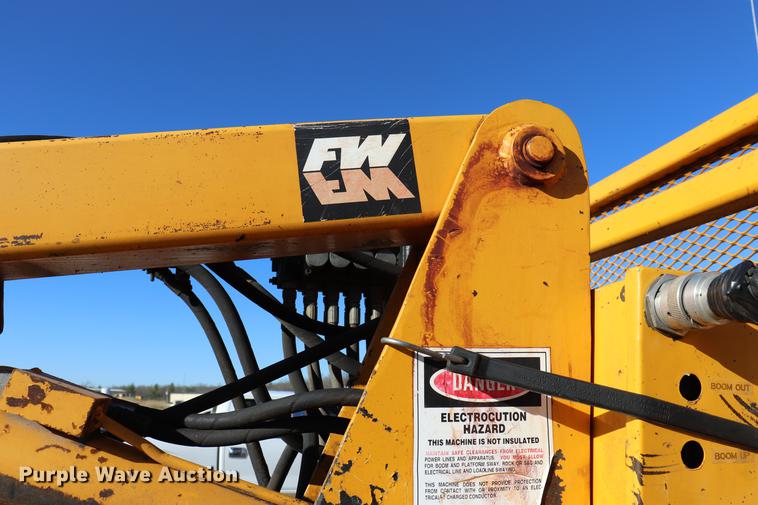 image for item EC9258 2001 Ford F550 flatbed truck with crane