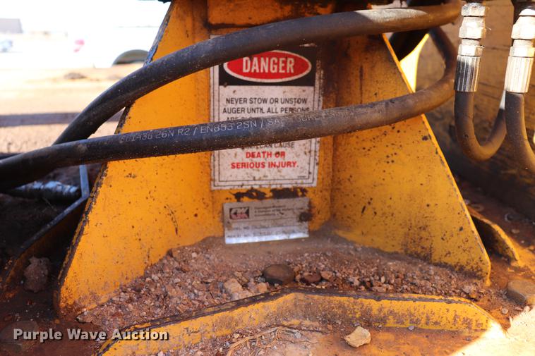 image for item EC9258 2001 Ford F550 flatbed truck with crane